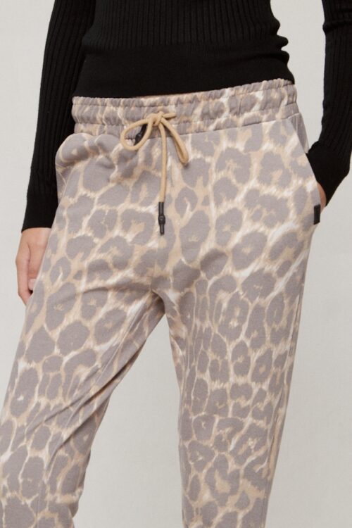 BABUCHA ANNIE LEOCHILL